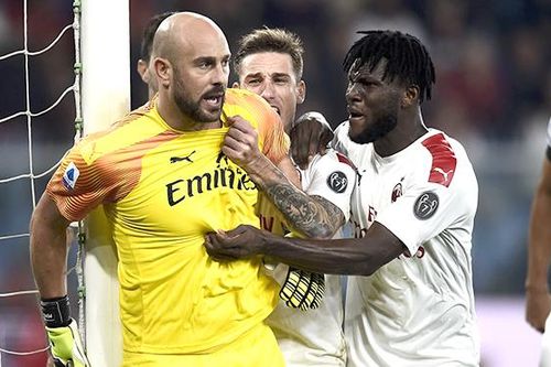 Milan thắng nhọc Genoa: Còn lâu mới qua khủng hoảng, Giampaolo!