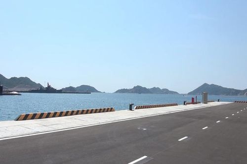 Quy định người và phương tiện ra vào Cảng quốc tế Cam Ranh