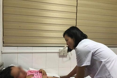 Hy hữu ca phẫu thuật cho thai nhi ngay buồng ối trong bụng mẹ