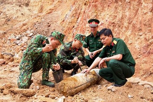 Quảng Ninh: Phát hiện quả bom còn nguyên ngòi nổ nặng hơn 113 kg