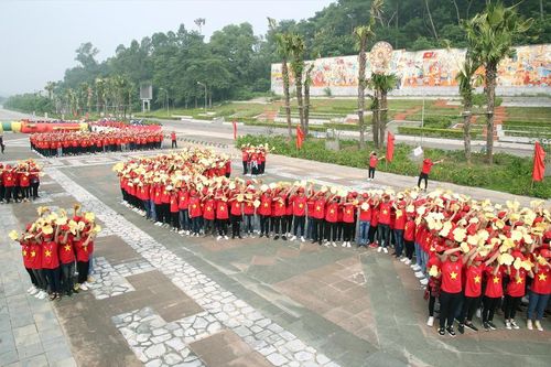 Gắn kết thế hệ trẻ với tình yêu quê hương