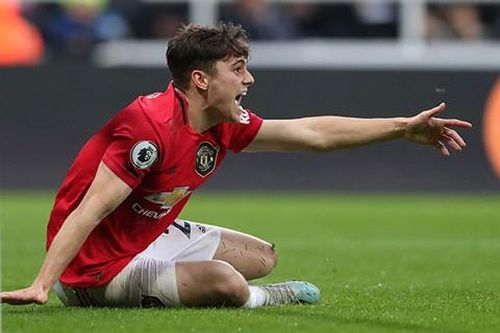 2 đội bóng thành Manchester đều nếm trái đắng
