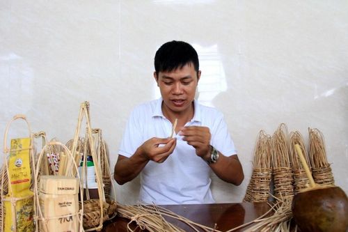 Khởi nghiệp bằng mô hình sản xuất quai treo mây, ống hút trúc