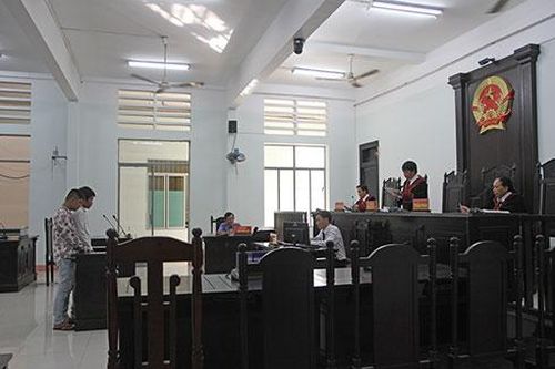 Yêu cầu điều tra lại lý lịch bị cáo