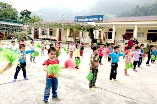 Hỗ trợ trẻ em các xã đặc biệt khó khăn vùng dân tộc thiểu số và miền núi