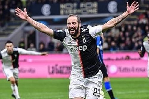 Ronaldo 'nuốt hận' vì trọng tài, Juventus 'lên đỉnh' nhờ kép phụ
