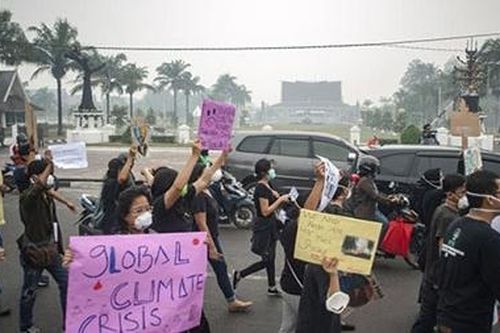 Khói bụi độc hại ám ảnh Indonesia