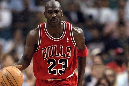 Tỷ phú bóng rổ Michael Jordan giàu có và tiêu xài xa xỉ đến mức nào