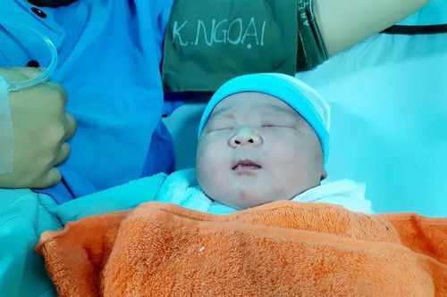 Sản phụ ở Quảng Nam sinh bé trai nặng 5,1 kg