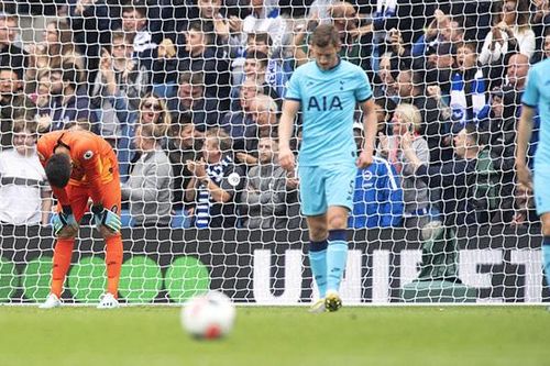 Tottenham khủng hoảng: Thay đổi hay... xuống hạng?