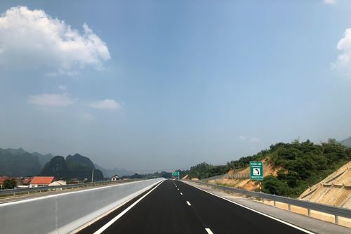Cao tốc Cao Bồ-Mai Sơn liệu có 'trễ hẹn'?