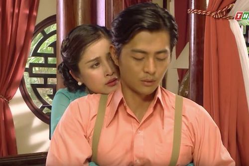'Tiếng sét trong mưa' tràn ngập cảnh nóng, loạn luân gây tranh cãi