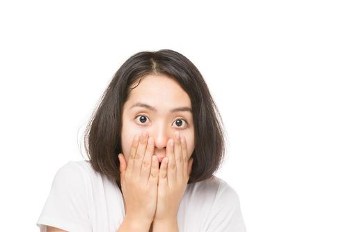 Mẹ đơn thân lo lắng vì con trai tuổi teen có hành động kỳ quặc