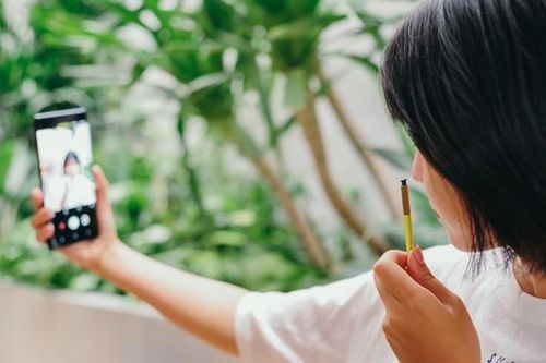 Thế hệ teen tại Việt Nam seflie gấp 30 lần so với đàn ông thành đạt