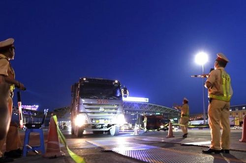 Dự thảo mới, CSGT được dừng xe kiểm soát trong những trường hợp nào?