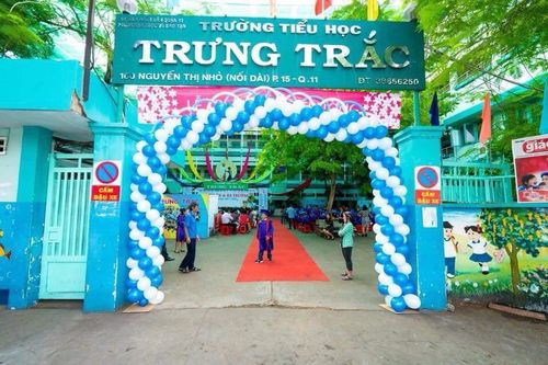 22 học sinh tiểu học nhập viện sau khi ăn tại trường