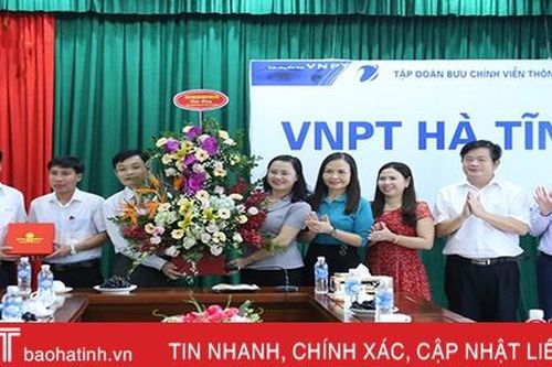 Phó Chủ tịch HĐND tỉnh chúc mừng doanh nghiệp nhân ngày Doanh nhân