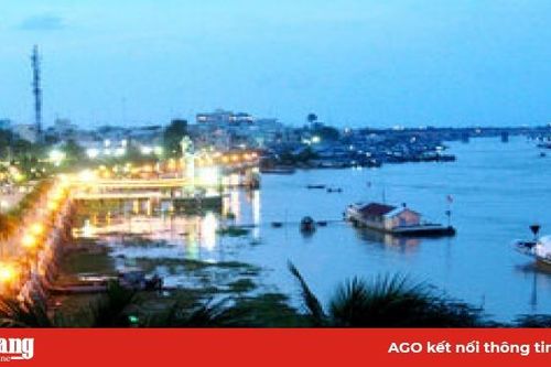 Xây dựng thí điểm 'Làng bè sắc màu ngã 3 sông Châu Đốc'