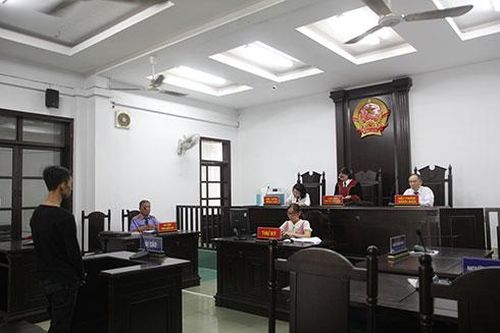 Lừa bán điện thoại của bạn gái mới quen