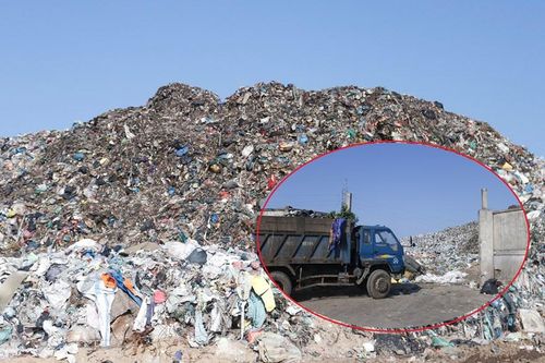 'Núi' chất thải hàng trăm nghìn tấn 'đè' bãi rác duy nhất của Hội An