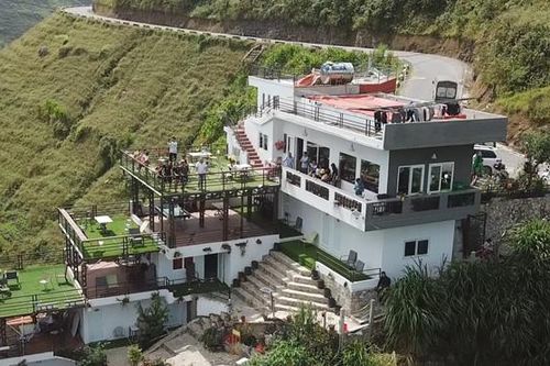 Có thể tháo dỡ một phần khách sạn Panorama trên đỉnh Mã Pì Lèng