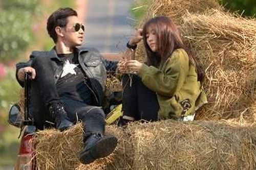 Những phân cảnh lãng mạn giữa chồng Lê Thúy và bạn diễn