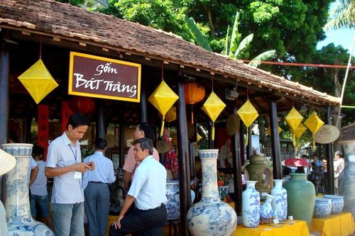 Bát Tràng- điểm du lịch làng nghề tiêu biểu của Hà Nội và cả nước