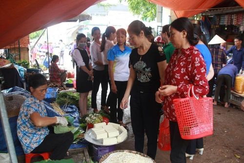 Phụ nữ Bắc Giang chung tay chống rác thải nhựa