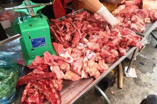 Người mua 'hết hồn' vì giá thịt heo tăng kỷ lục