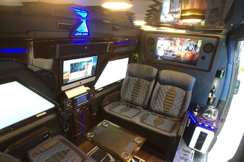 Solati iRICH - Limousine tiêu chuẩn mới của thế giới do Việt Nam sản xuất