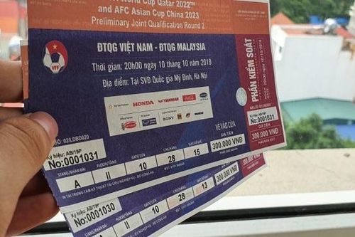 Dân phe 'khóc ròng' vì lỗ gần 30 triệu, vé sau hai tuần mất gần nửa giá