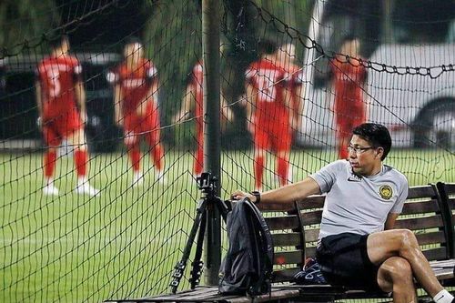 Truyền thông 'việt vị' với 2 nhà cầm quân
