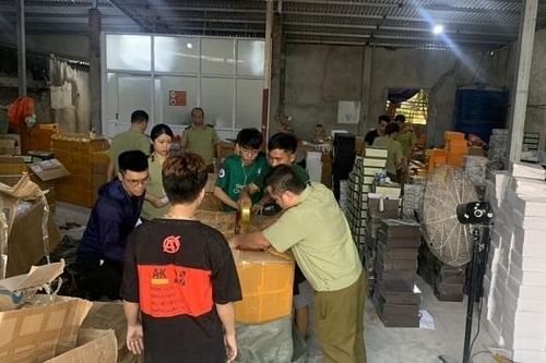 Lực lượng Quản lý thị trường phát hiện, xử lý 62.580 vụ vi phạm trong 9 tháng năm 2019