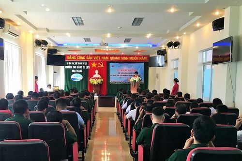 Bồi dưỡng nghiệp vụ chế biến món ăn cho nhân viên quốc phòng