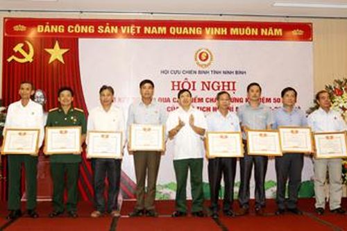 Hội Cựu chiến binh tỉnh sơ kết đợt thi đua cao điểm chào mừng kỷ niệm 50 năm thực hiện Di chúc của Chủ tịch Hồ Chí Minh và 60 năm Bác Hồ về thăm Ninh Bình