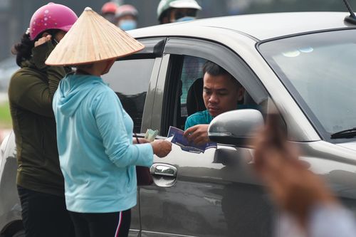 Phe vé hét giá cận kề trận Việt Nam - Malaysia