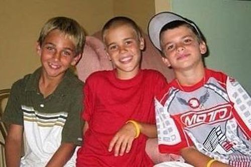 Justin Bieber khoe ảnh thời học cấp một