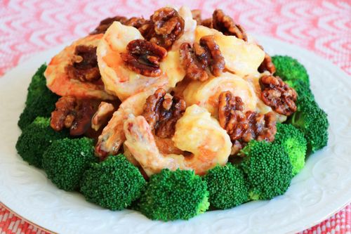 Muôn vàn cách chế biến món ngon từ hạt óc chó
