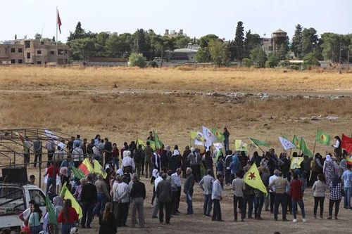 Người Kurd kêu gọi Nga giúp làm trung gian đàm phán với Damascus