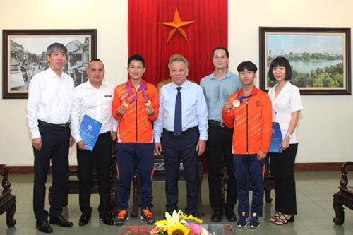 Sở VH&TT Hà Nội vinh danh 2 VĐV xuất sắc của thể thao Hà Nội