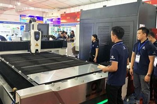Trình diễn hàng trăm máy móc công nghiệp tiên tiến thế giới tại Hà Nội