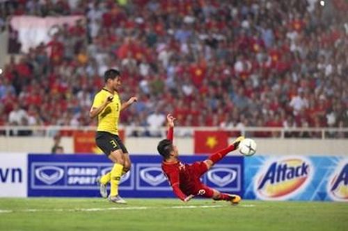 ĐT Việt Nam đánh bại ĐT Malaysia tại Mỹ Đình với bàn thắng đẳng cấp của Quang Hải