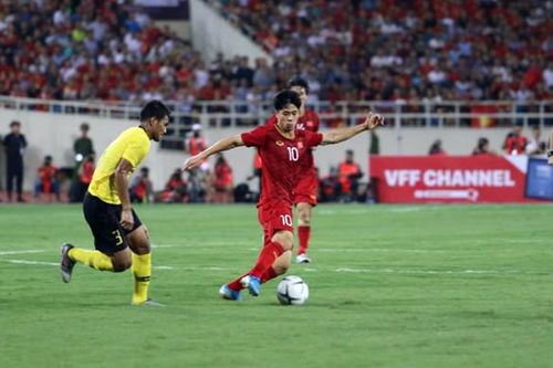 Quang Hải lập siêu phẩm, ĐT Việt Nam đánh bại Malyasia