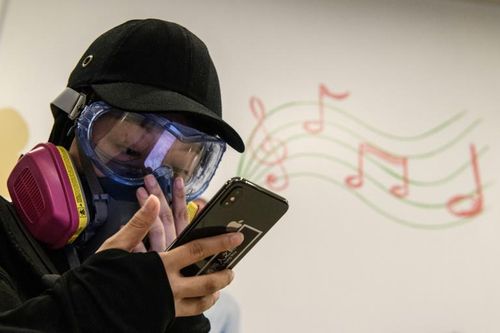 Apple gỡ ứng dụng hỗ trợ người biểu tình Hongkong sau khi được cảnh báo