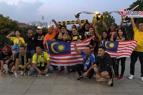 CĐV Malaysia e ngại 'vì tuyển Việt Nam còn mạnh hơn cả Thái Lan'