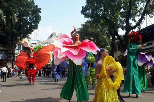 Không gian đi bộ quanh hồ Hoàn Kiếm: Từ nơi hội tụ văn hóa đến hiệu quả kinh tế
