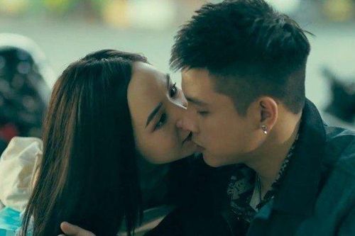 Hôm nay nghe gì: Quân A.P lột xác cực ngầu với 'Còn gì đau hơn chữ đã từng'