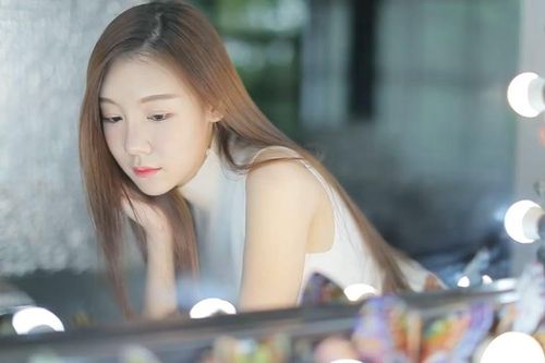 CLIP: Vẻ ngoài tựa nữ thần của người mẫu đồ lót Thái Lan