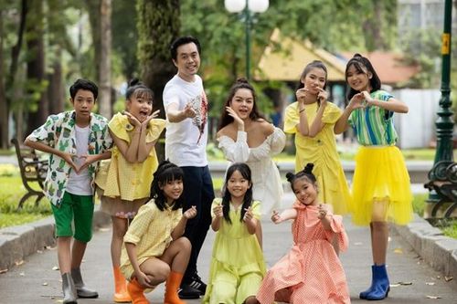 Phạm Quỳnh Anh - Dương Khắc Linh dành tặng 'chiến binh cầu vồng' tại The Voice Kids 2019 món quà kỷ niệm đầy ý nghĩa