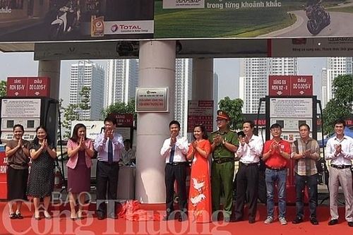 Cửa hàng xăng dầu Mai Dịch 1 được công nhận cửa hàng văn minh thương mại